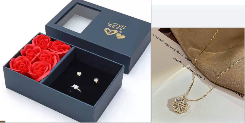 Retro Magnetic Heart Clover Pendant Necklace – Women’s Love Jewelry Gift