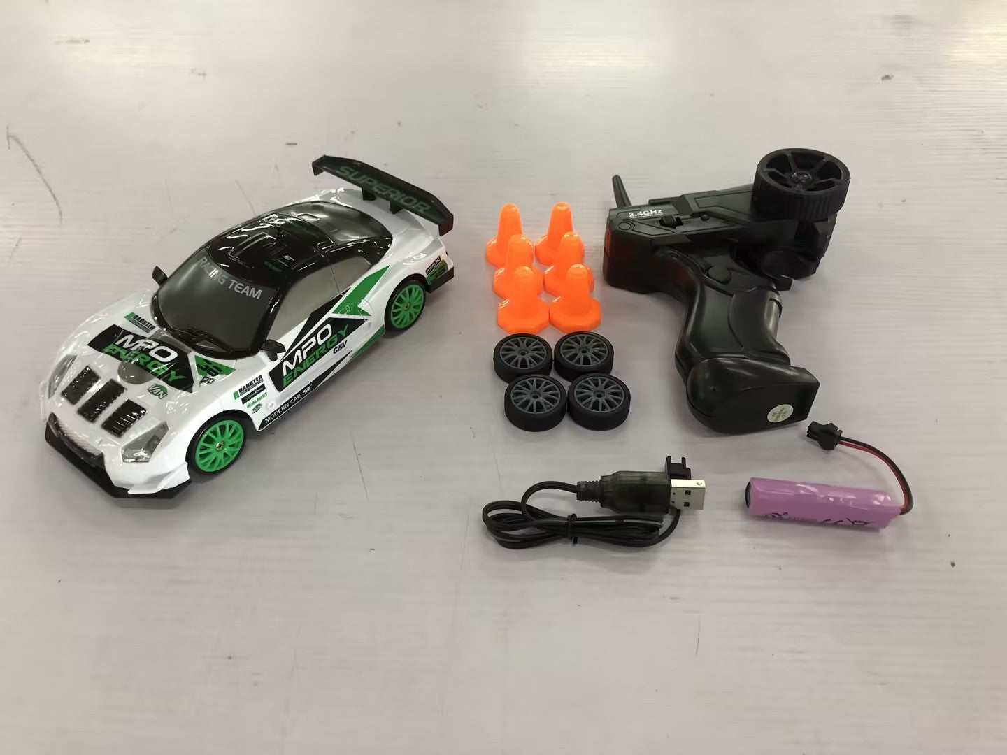 2.4G RC Drift Car – 4WD Remote Control Racing Car Toy