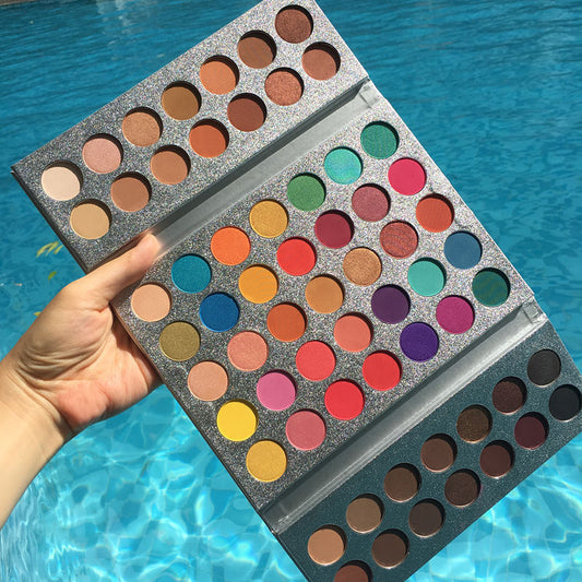 High-gloss matte eyeshadow palette