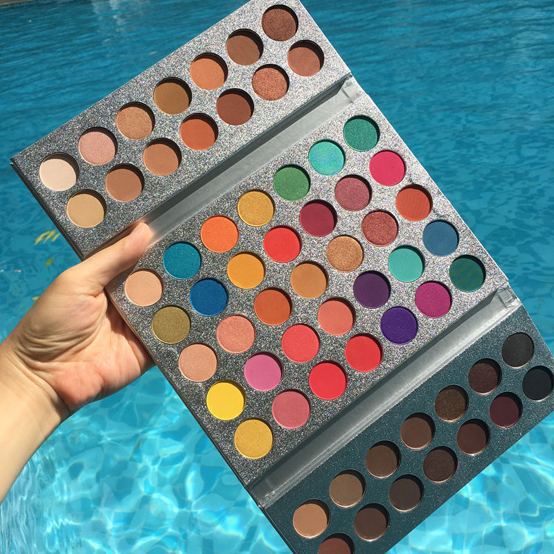 High-gloss matte eyeshadow palette