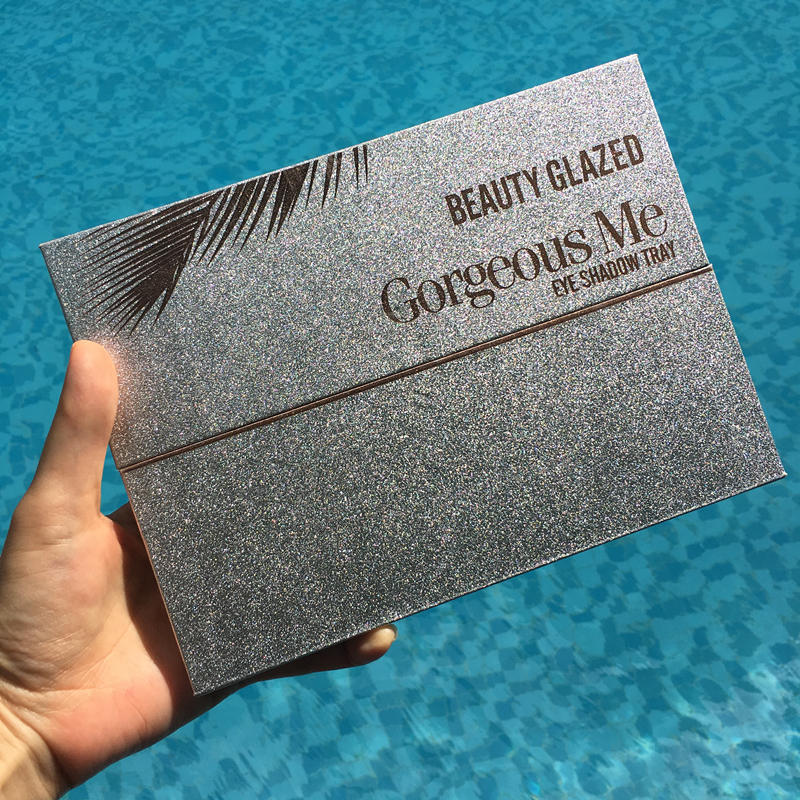 High-gloss matte eyeshadow palette