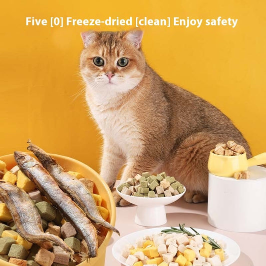 Freeze-Dried Egg Yolk & Chicken Snacks – Healthy Dog & Cat Treats