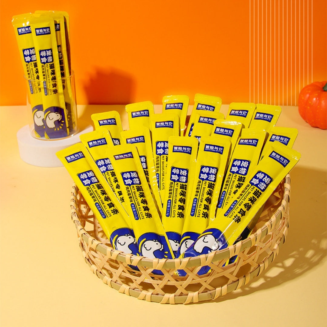 Cat Snack – Wet Food Chicken Strips with Grass, Healthy & Tasty Treats