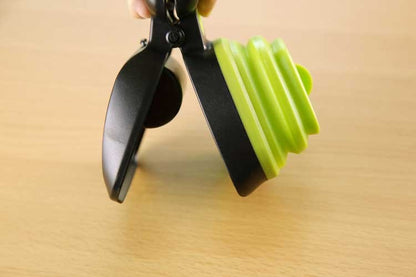 Foldable Dog Pooper Scooper – Travel Pet Waste Picker with Bags