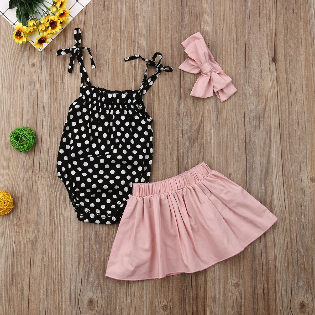 Stylish Girls Clothing Set – Top & Bottom Outfit