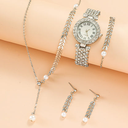 Luxury Diamond Women’s Watch – Rhinestone Quartz Bracelet