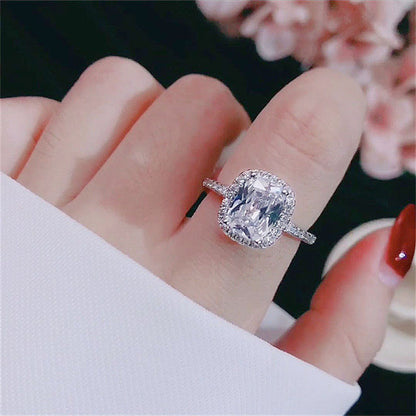 Women’s White Gold Bridal Engagement Ring